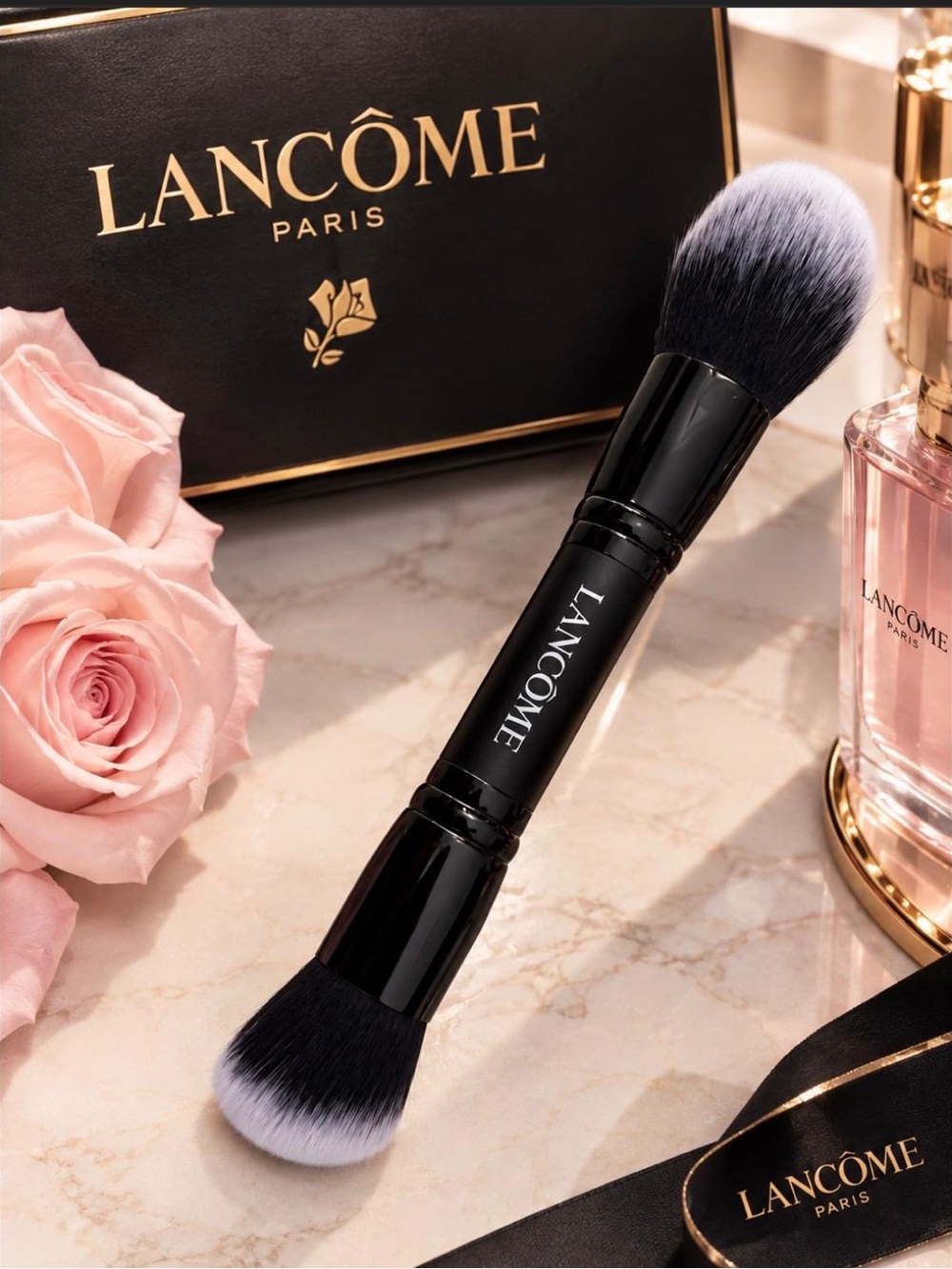 LancĂŽme Dual-Ended Powder & Foundation Brush â Black